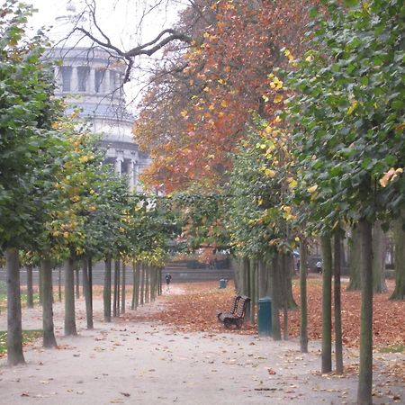 B&B A Cote Du Cinquantenaire Etterbeek Exterior photo